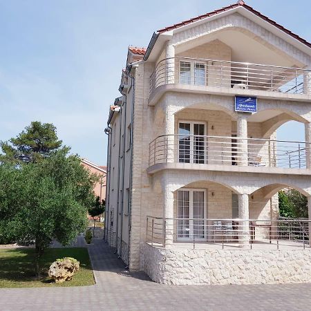 Apartments Palaca Sunca Srima Exterior photo