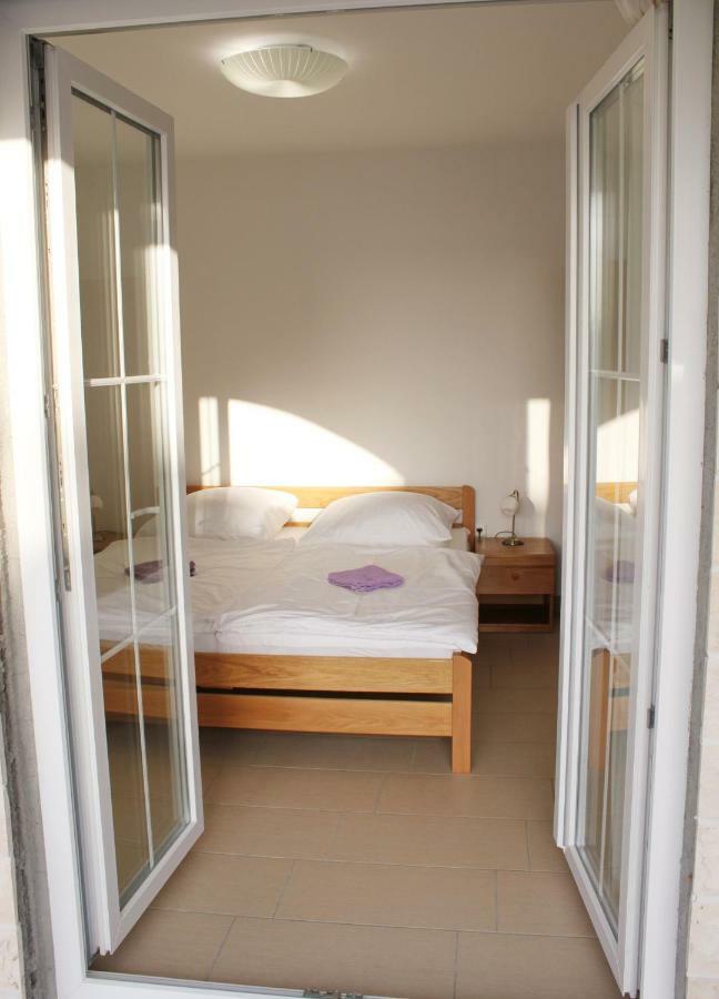 Apartments Palaca Sunca Srima Exterior photo