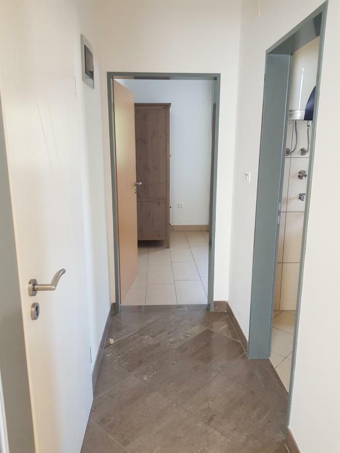 Apartments Palaca Sunca Srima Exterior photo